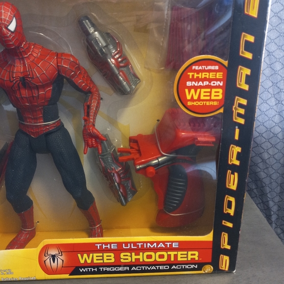2004 Toy Biz Spiderman 2 The Ultimate Web Shooter With Trigger Activated Action - Picture 3 of 8